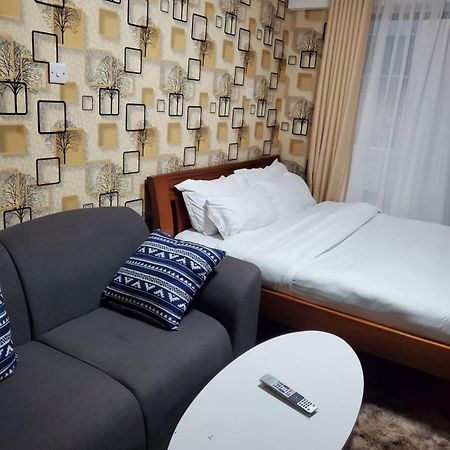 Lovely & Cozy Compact Studio Near Airport With Rooftop View Leilighet Nairobi Eksteriør bilde