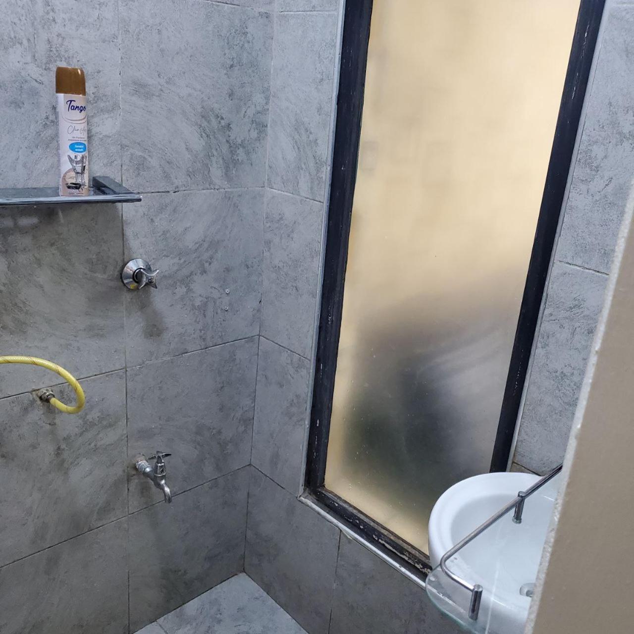 Lovely & Cozy Compact Studio Near Airport With Rooftop View Leilighet Nairobi Eksteriør bilde
