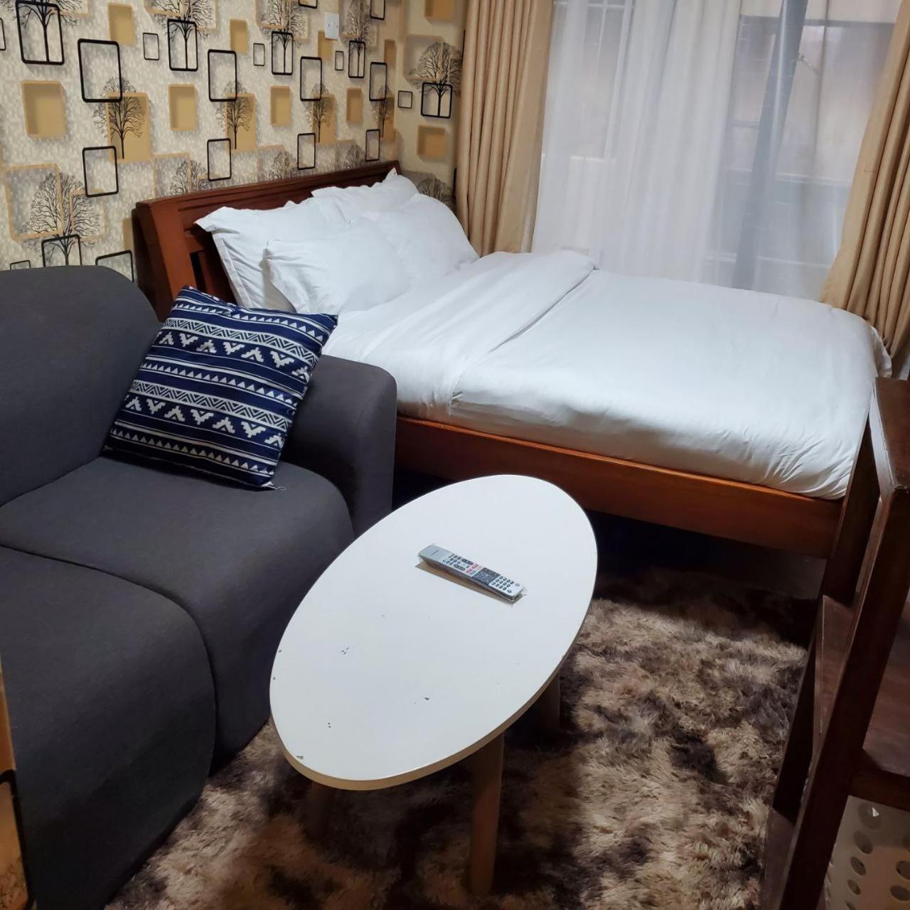 Lovely & Cozy Compact Studio Near Airport With Rooftop View Leilighet Nairobi Eksteriør bilde