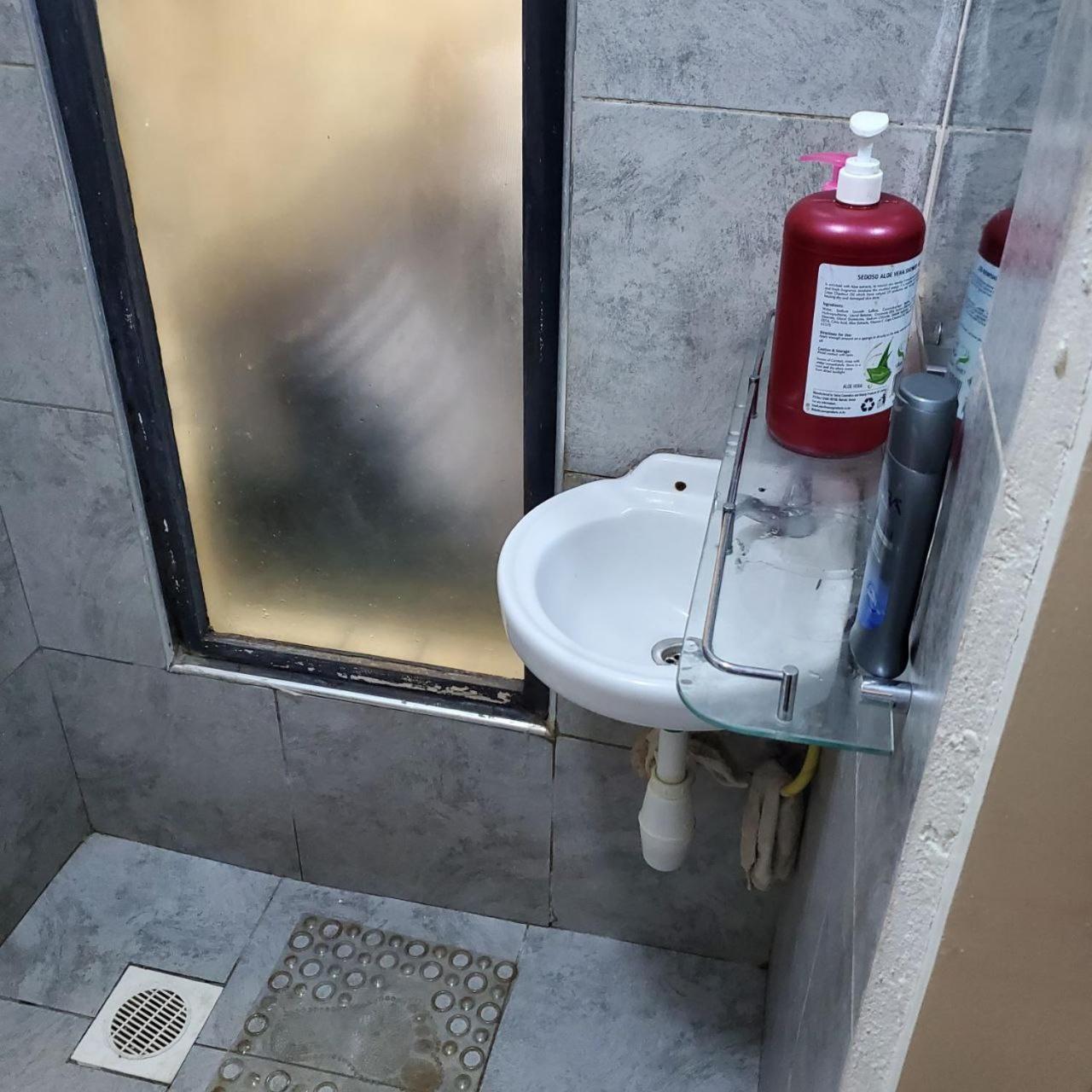 Lovely & Cozy Compact Studio Near Airport With Rooftop View Leilighet Nairobi Eksteriør bilde